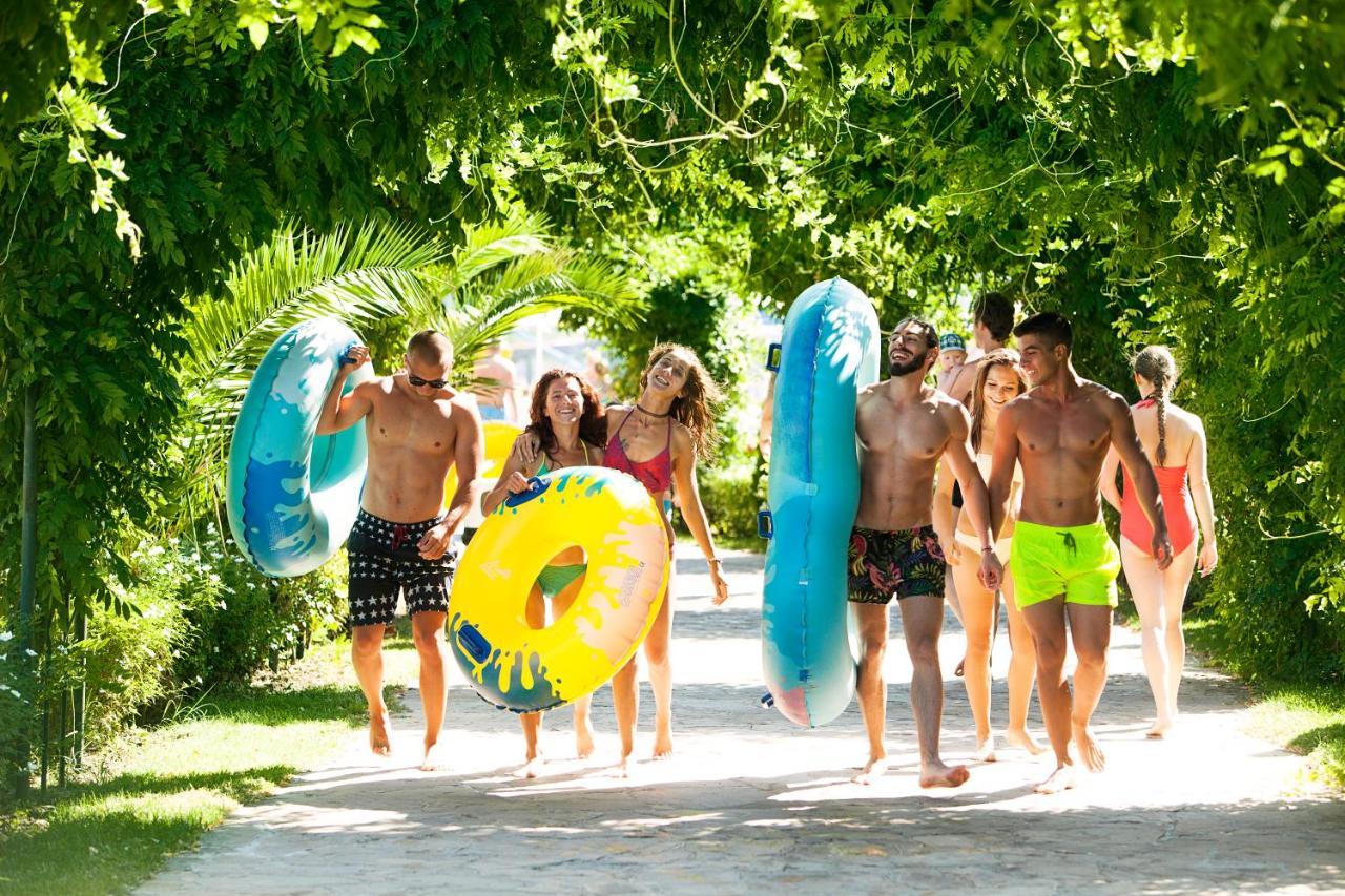 Aqua Nevis Hotel & Aqua Park Sunny Beach Exterior photo