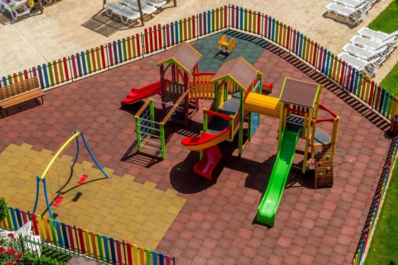 Aqua Nevis Hotel & Aqua Park Sunny Beach Exterior photo