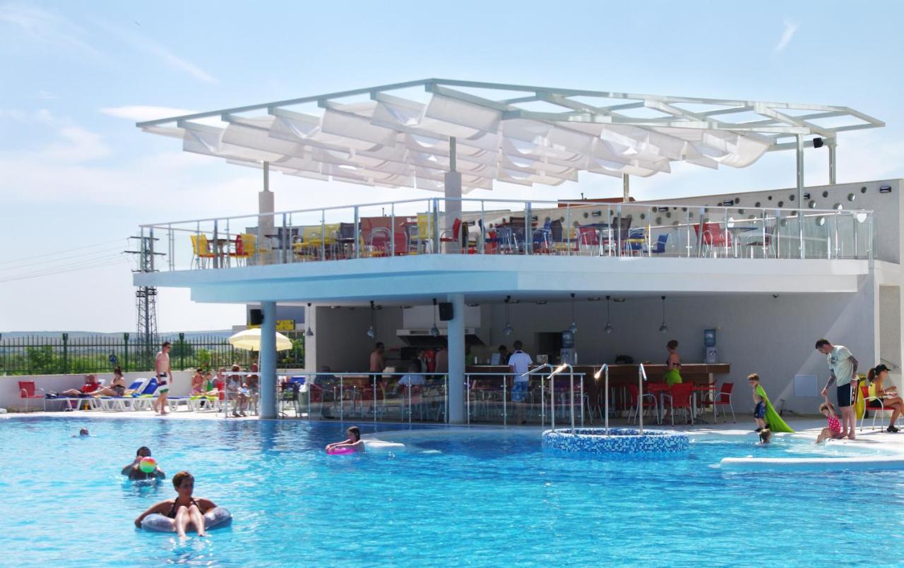 Aqua Nevis Hotel & Aqua Park Sunny Beach Exterior photo