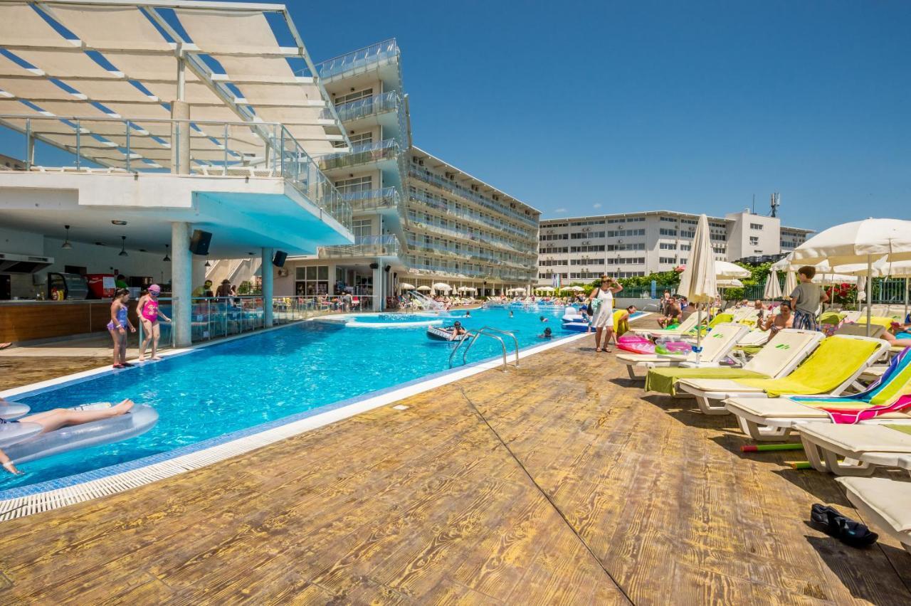 Aqua Nevis Hotel & Aqua Park Sunny Beach Exterior photo
