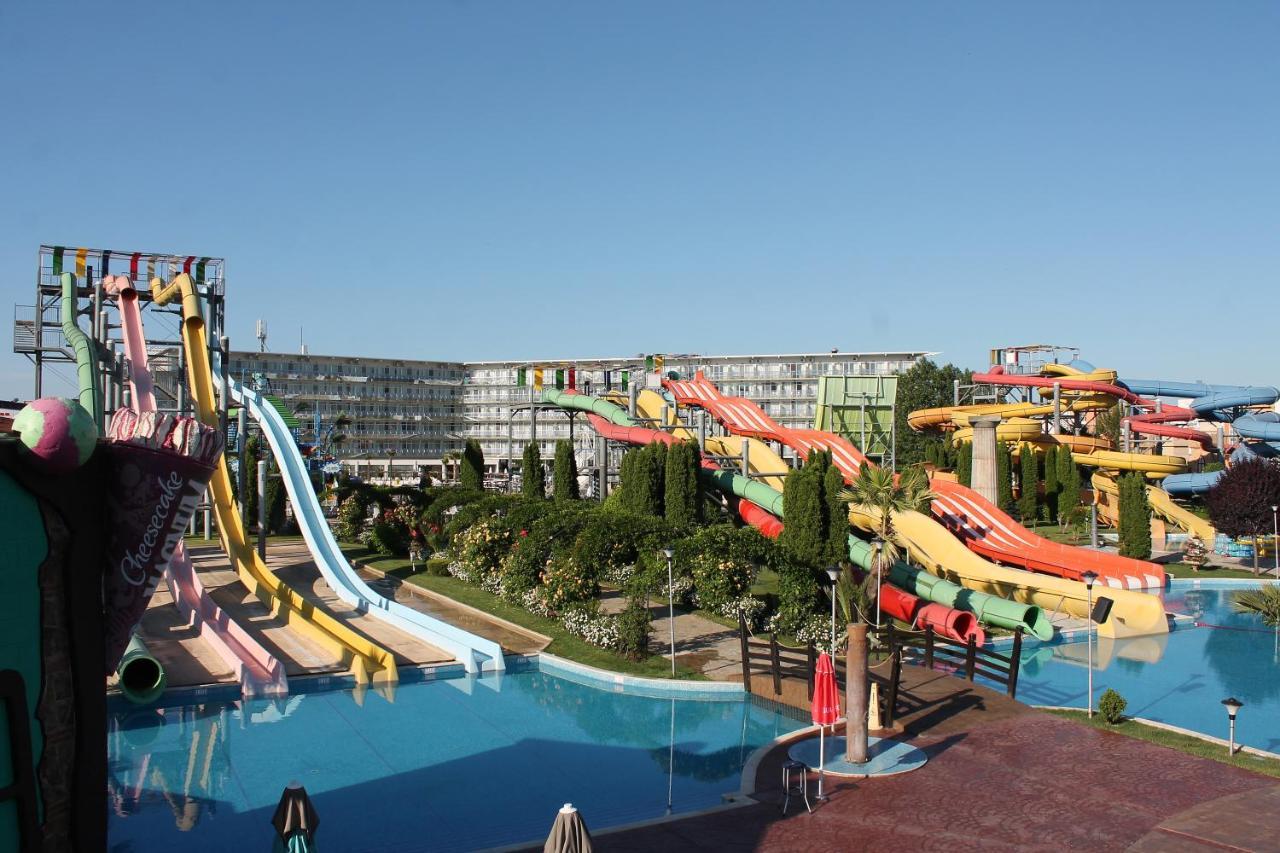 Aqua Nevis Hotel & Aqua Park Sunny Beach Exterior photo