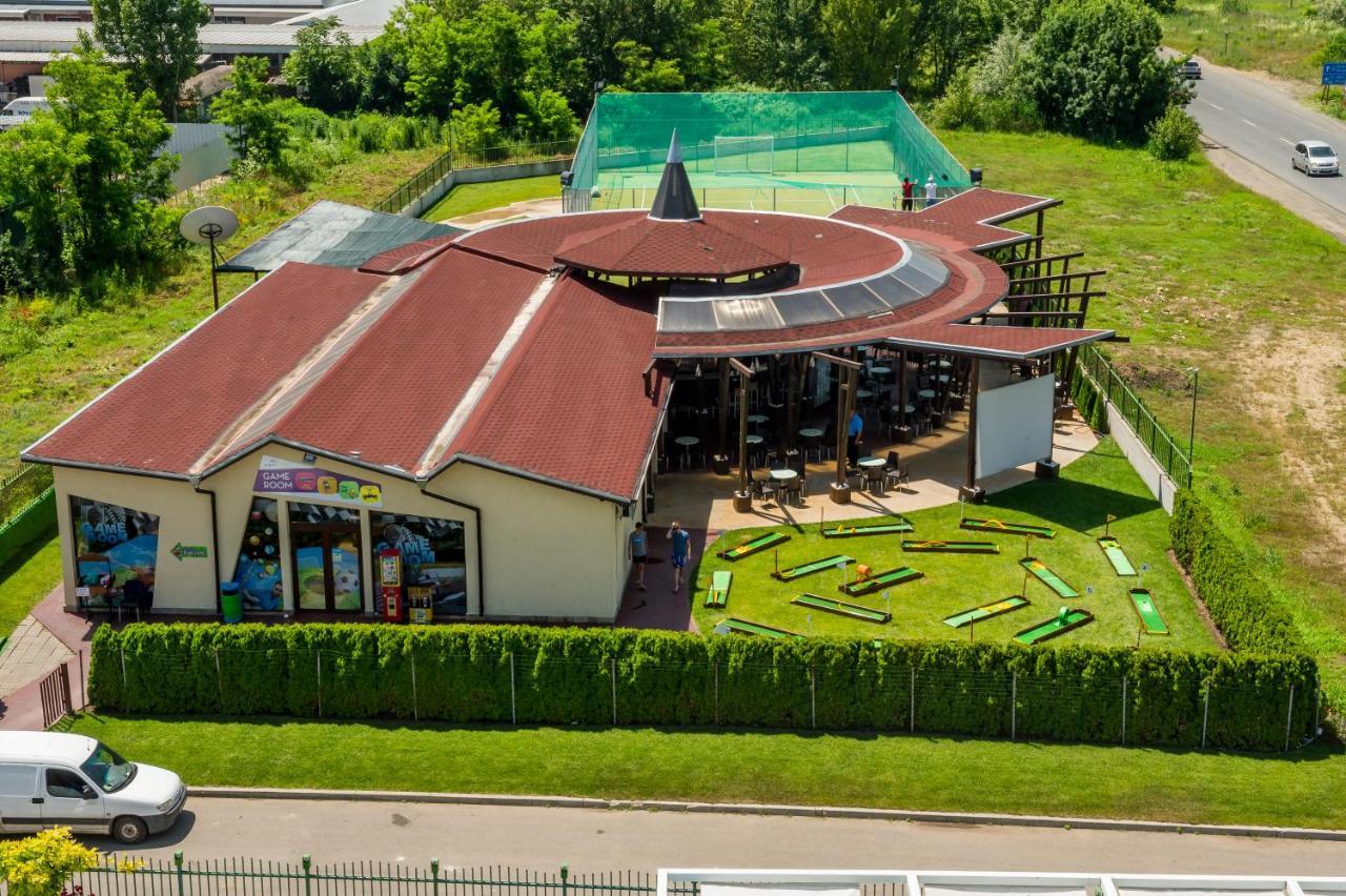Aqua Nevis Hotel & Aqua Park Sunny Beach Exterior photo