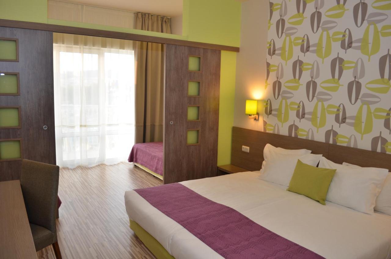 Aqua Nevis Hotel & Aqua Park Sunny Beach Exterior photo