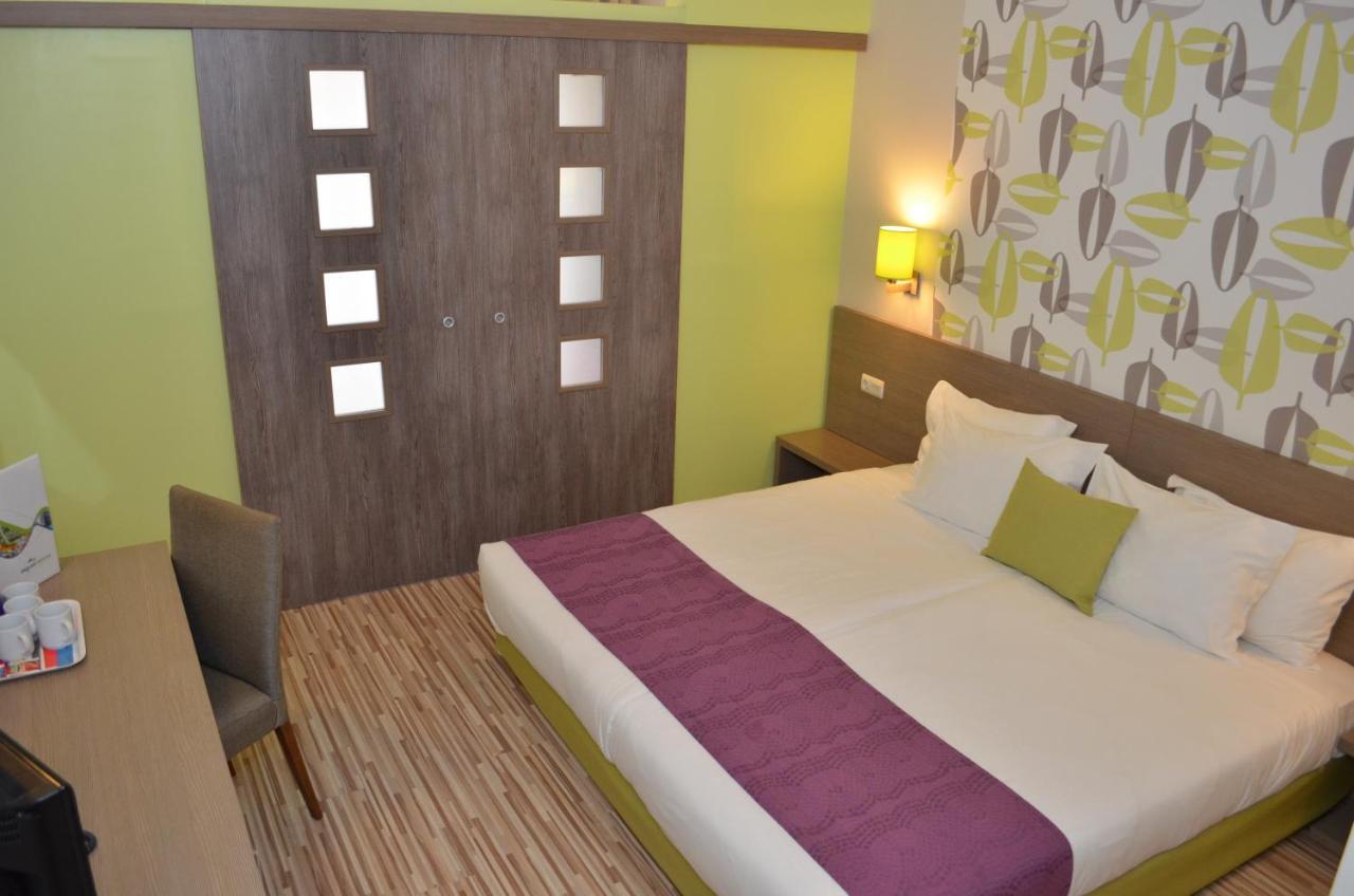 Aqua Nevis Hotel & Aqua Park Sunny Beach Exterior photo